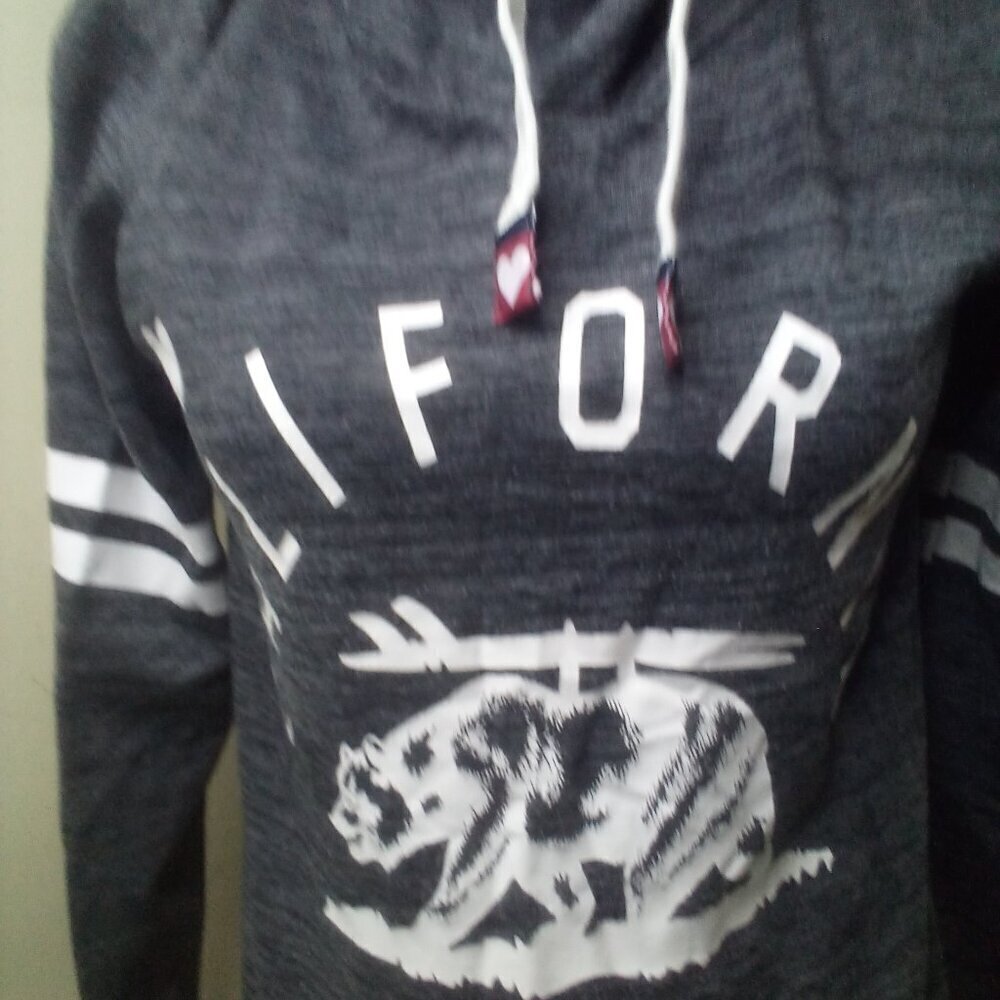 On Fire Shirt M Women Cowl Neck Long Sleeve California Bear Gray White - Picture 8 of 16